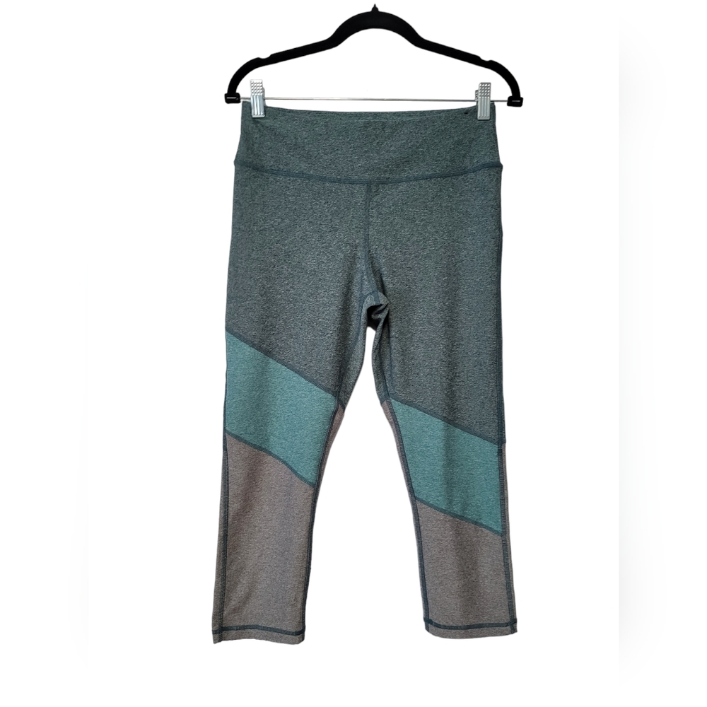 Active & CO Fitness  Cropped Leggings Womens Size 12.